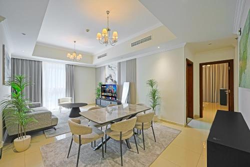 Curated visual reference: Fresh Look at Prime Downtown Stay Steps From Burj Khalifa Dubai Updated Prices