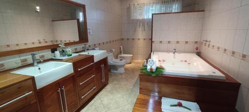 Ένα μπάνιο στο Casa Paraíso Fortuna