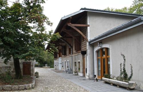 Pročelje oz. vhod v nastanitev La Ferme du Lignon