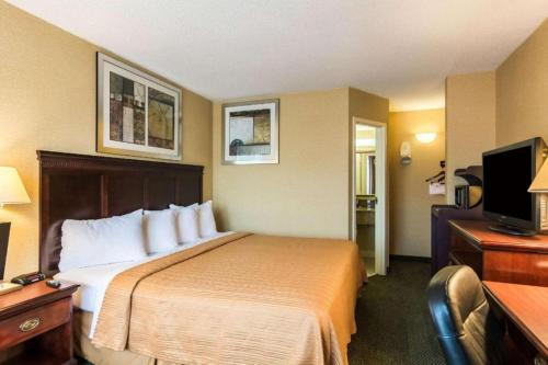 Postel nebo postele na pokoji v ubytování Quality Inn Manassas