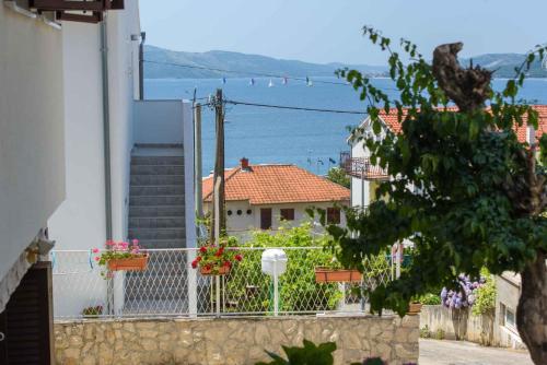 Apartment in Okrug Gornji 6132