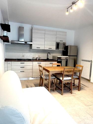 Η κουζίνα ή μικρή κουζίνα στο casa almasol