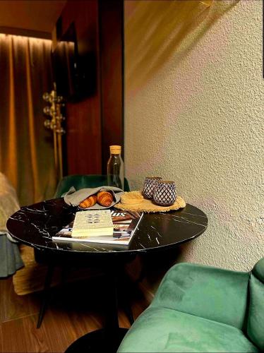 Central Chamonix, Charming Studio & Balcony