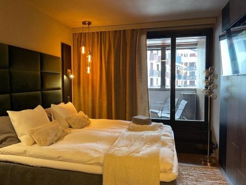 Central Chamonix, Charming Studio & Balcony