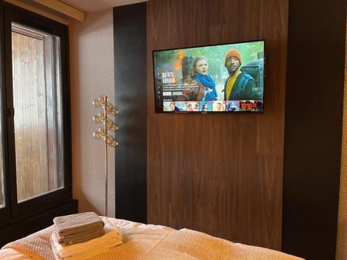 Central Chamonix, Charming Studio & Balcony