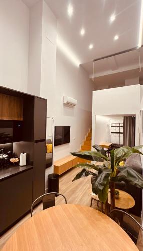 LOFT Accommodative B photo 14
