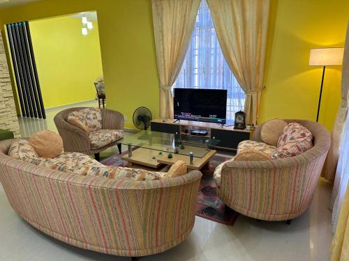 Μια τηλεόραση ή/και κέντρο ψυχαγωγίας στο GS Homestay Whole Villa