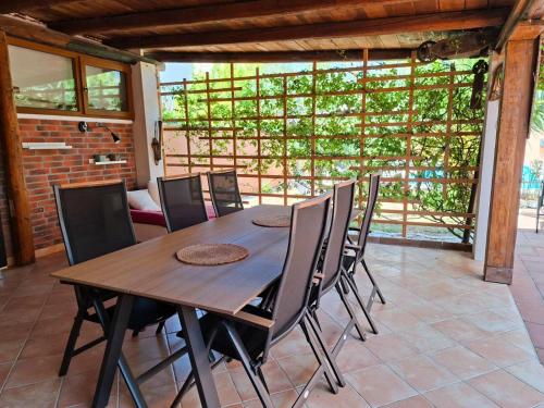 Paradise for children, Family apartment Oros Medulin, with a pool, gl