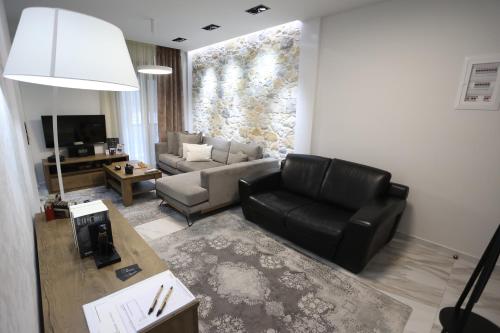 LA Larissa Luxury Apartments Peneus