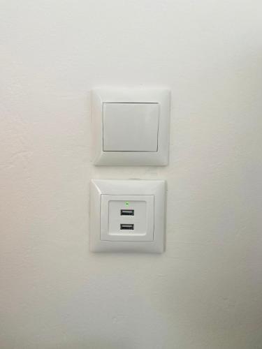 Acropolis Penthouse - 100Mbps Internet Connection