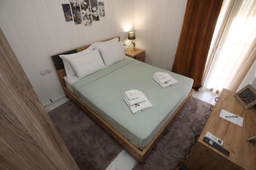 LA Larissa Luxury Apartments Trekke