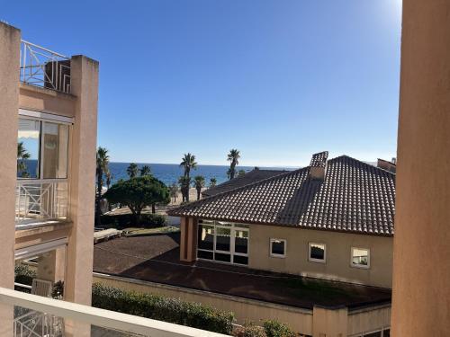 CAP HERMES 312, T2,3, 40m2 clim, parking, piscine