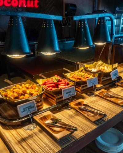 Jídlo v hotelu nebo okolí