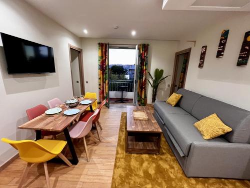 Posezení v ubytování Appartement 6 pers Terrasse Privée Faré de la Vahiné Mandara Beach , Antibes-Juan-les-Pins