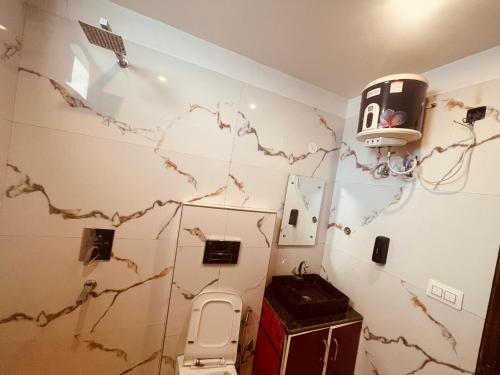 Koupelna v ubytování The Orio Cloudberry Kasauli