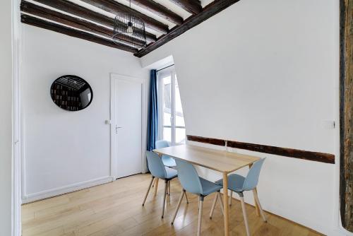 Parisian charm in the heart of the Marais !