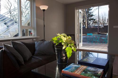 Beautiful Apartment City Center 101