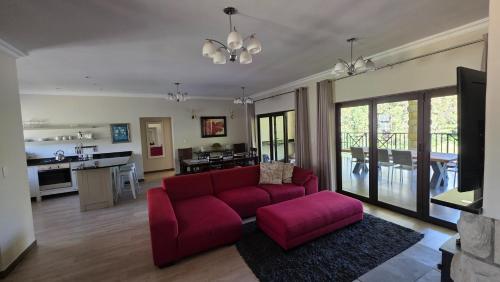 Kuchyň nebo kuchyňský kout v ubytování Pond End Villa