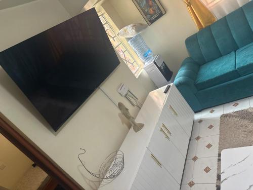 Μια τηλεόραση ή/και κέντρο ψυχαγωγίας στο Home Sweet Home