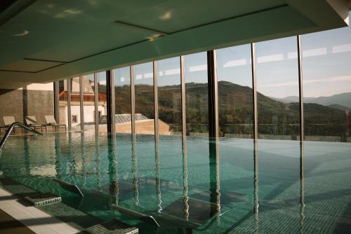 Bazén v ubytování The Vinea Collection Hotel by Piamonte Hotels nebo v jeho okolí