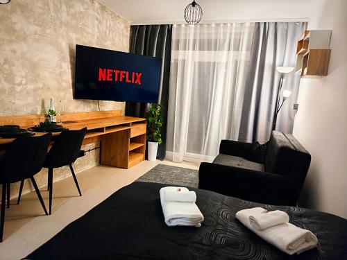 Axiom Suites - Zenith III - Netflix, HBO, Champagne