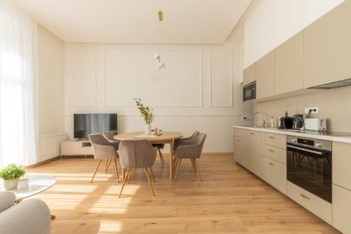 Central Cozy Bajcsy 31 Apartment