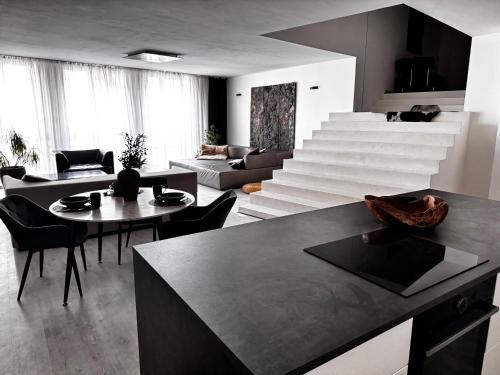 Moderný apartmán 156 m2 v blízkosti Bratislavského hradu