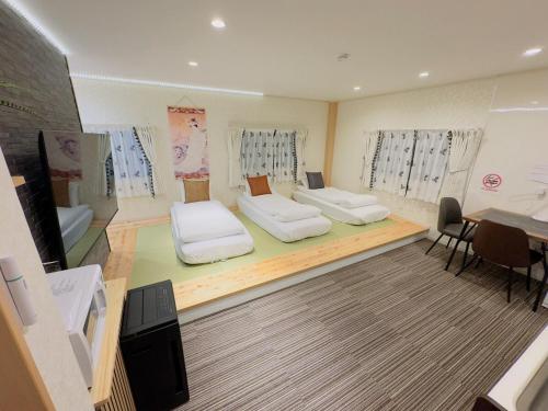 HANA Kyobashi 2nd floor newly renovated 3 minutes to station - direct to Kyoto, Nara, Kansai Airport, Umeda, Osaka
