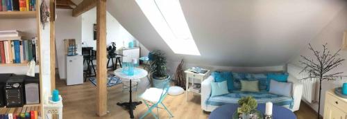 Knihovna v apartmánu