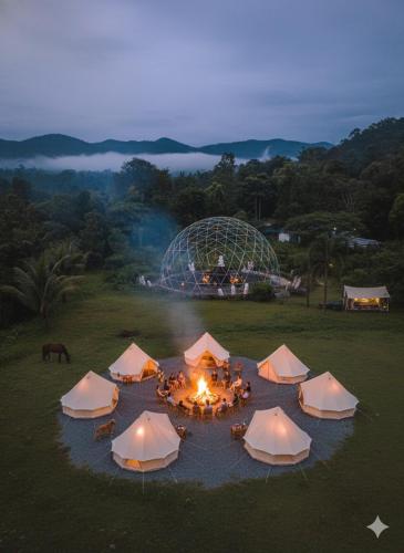 Loodusmaastik of the luxury tent lähedal