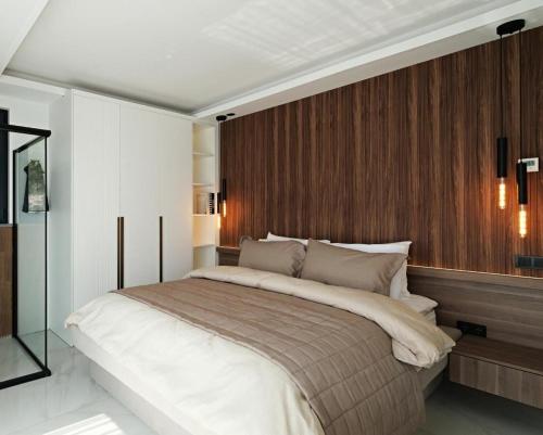 Postel nebo postele na pokoji v ubytování Luxury villa with a private pool