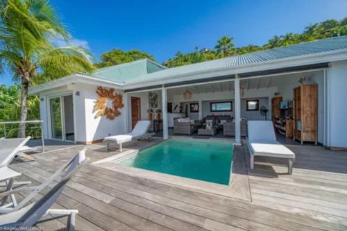 Sunset-Kissed Getaway With Private Pool