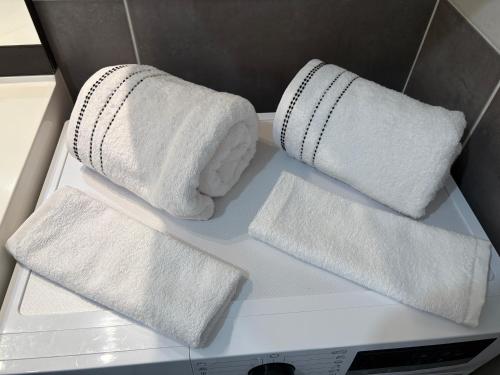 Ένα ή περισσότερα κρεβάτια σε δωμάτιο στο Appartement cosy avec grand balcon à Bron