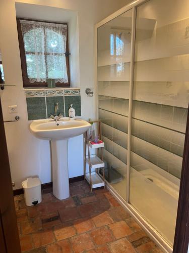 Koupelna v ubytování Gites de La Richardiere