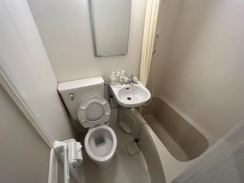 Shinjuku 5 min, Shin-Nakano Station 1 min walk, Room 201