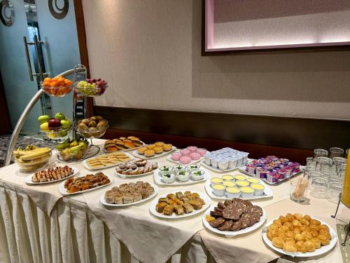 Jídlo v hotelu nebo okolí