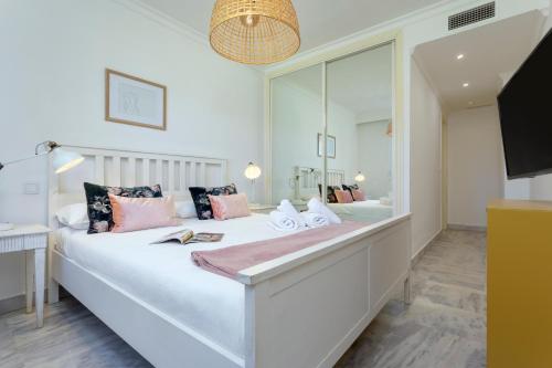 Bright Garden Puerto Banús by Rent Me
