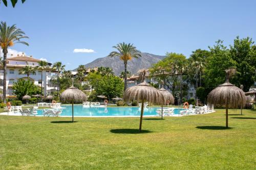 Bright Garden Puerto Banús by Rent Me