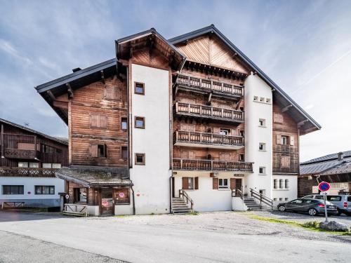 Appartement Duplex au Cœur des Gets - 3 Chambres, 3 SDB, Proche Pistes et Commerces, Garage Privé