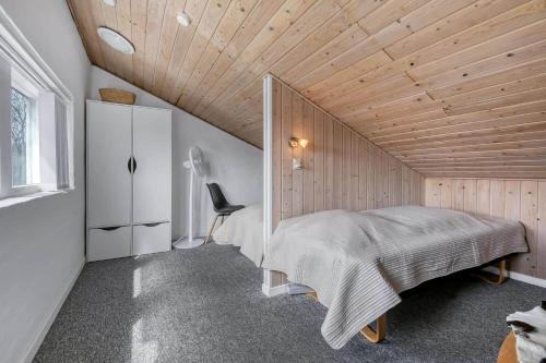 Giường trong phòng chung tại C11621-Hemmet-Kirkehojvej-40-K1