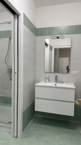 Koupelna v ubytování Confortevole appartamento vicino a San Raffaele Ospedale