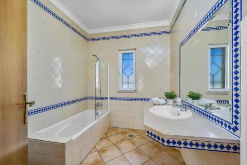 Villa Algarhb by Villa Plus
