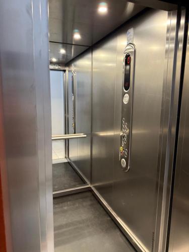 Φωτογραφία από το άλμπουμ του N&N City Nest Apartment σε Tirane