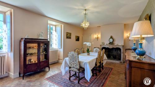 Posezení v ubytování Château de Coraboeuf - Gîte de la Marquise