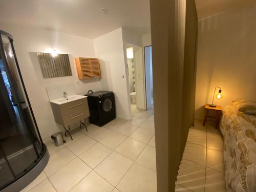 Koupelna v ubytování Small cocoon in city center