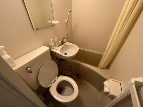 Shinjuku 5 min, 1 min walk from Shinnakano Station, Room 202