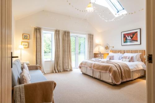 Postel nebo postele na pokoji v ubytování Missy's House in the Woods