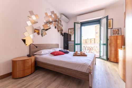HOST4U - The House Of The Rising Sun, Apartment in Milan City