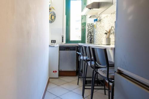 HOST4U - The House Of The Rising Sun, Apartment in Milan City