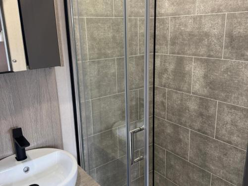 Ένα μπάνιο στο Lime Tree Lodge